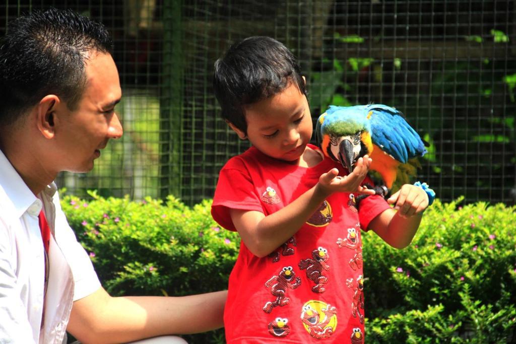 Royal Safari Garden Resort&Convention Bogor Extérieur photo