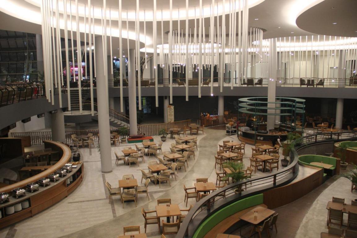 Royal Safari Garden Resort&Convention Bogor Extérieur photo